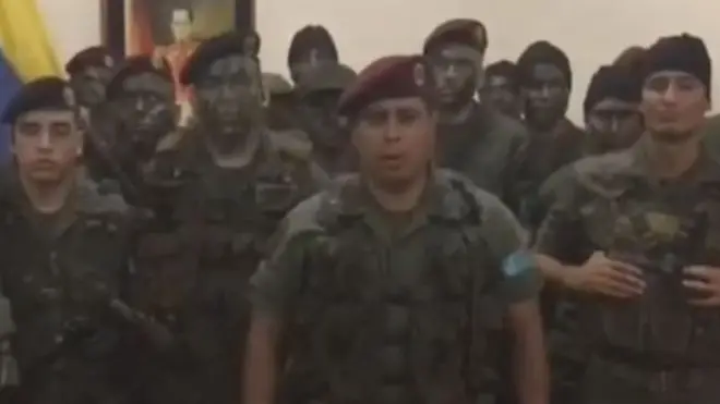 "Це не переворот, а військова та цивільна акція", - заявив лідер групи Хуан Кагуаріпано.