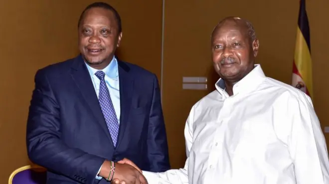 የኬንያው ፕሬዝደንት ኡሁሩ ኬንያታ እና የኡጋንዳ አቻቸው ዩዌሪ ሙሴቪኒ