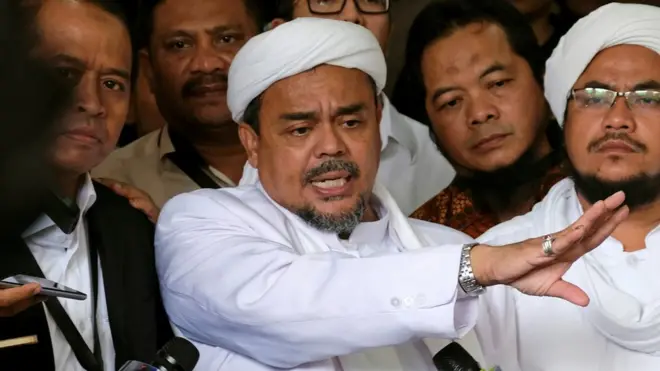Rizieq Shihab menilai kasus yang menimpa dirinya adalah bentuk kriminalisi dari aparat penegak hukum.