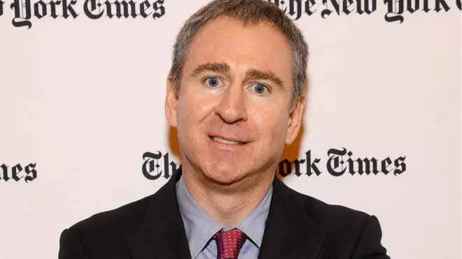 ویل کېږي ګریفن د ګرانبیه کورونو رانیولو سره مینه لري.