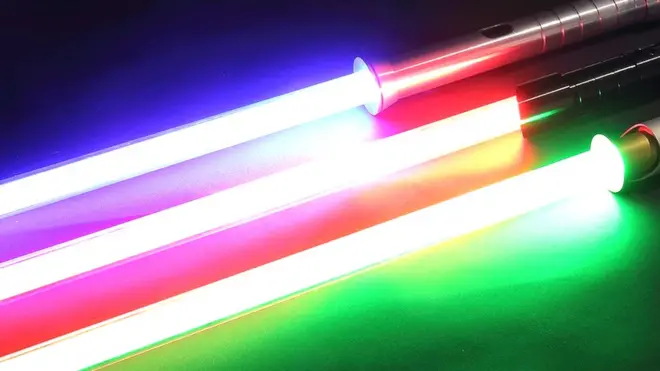 Компанія-виробник заявляє, що залучила до розробки меча справжнього зброяра