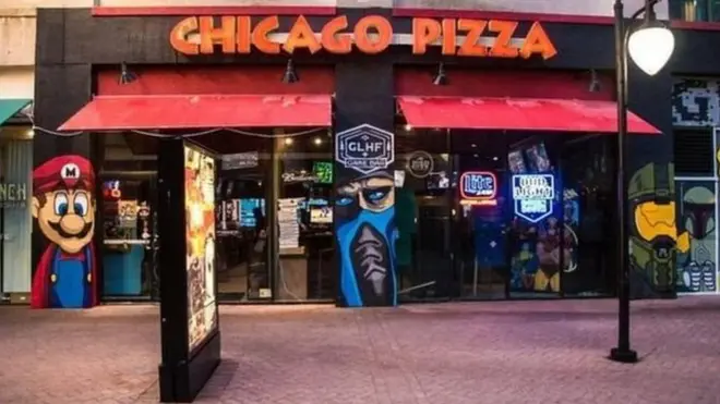 За повідомленнями, стрілянина почалася в одному з ресторанів центру Landing