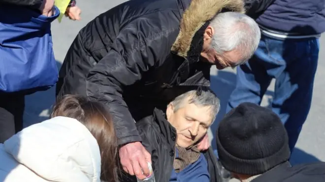 Щонайменше один учасник акції зазнав поранень, його ноги були у крові