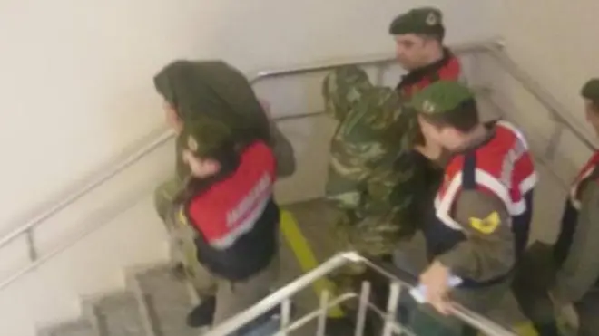 Tutuklanan yunan askerleri
