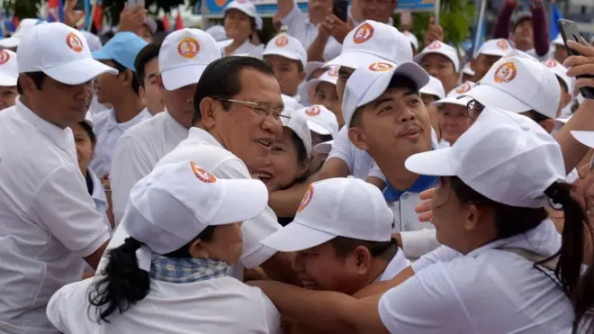 Hun Sen nói rằng ông muốn cầm quyền ở Campuchia trong ít nhất một thập kỷ nữa