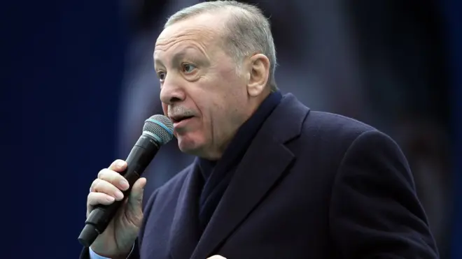 Реджеп Тайип Эрдоган борется за свое политическое выживание. Независимое подтверждение его слов на данный момент отсутствует