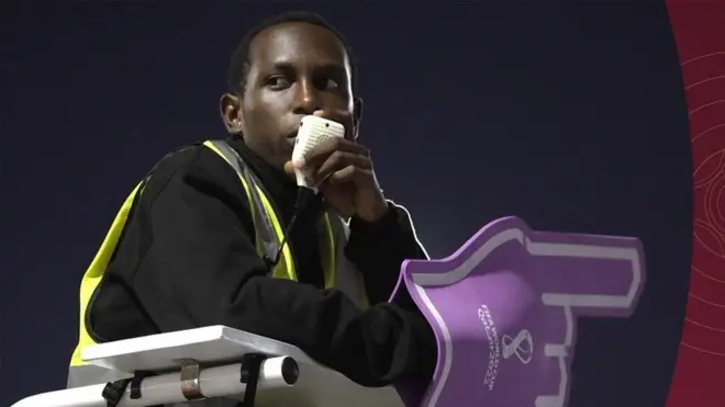 الكيني أبو بكر عباس المعروف برجل المترو