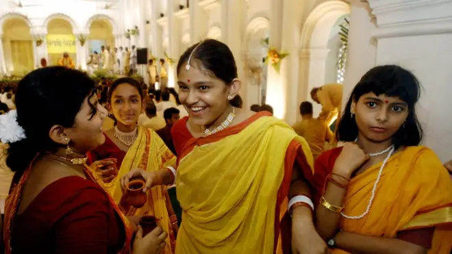 कोलकाता के शोभा बाज़ार स्थित राजघराने के आवास में बांग्ला नव वर्ष का जश्न