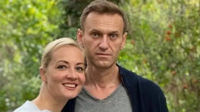 الیکسی اپنی اہلیہ اور بیٹے کے ہمراہ