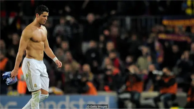 足球运动员C罗（Cristiano Ronaldo，C朗）说，他追求卓越而不是完美：“我不是一个完美主义者，但我喜欢把事情做好”。