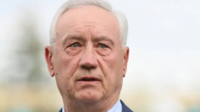 Петро Димінський є почесним президентом ФК "Карпати" та співвласником телеканалу ЗІК