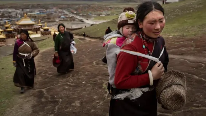 الفوائد الصحية لـ "طريقة الكنغر" للعناية بالأطفال