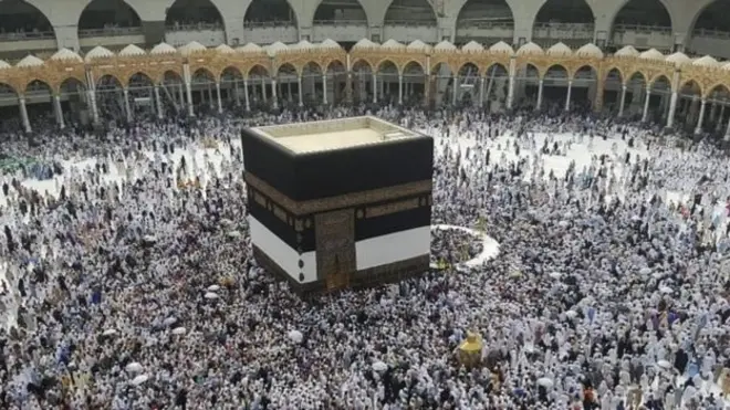 قطر کے ایک اخبار نے ذرائع سے یہ خبر شائع کی ہے کہ قطر کے کچھ لوگوں کو مسجد حرام میں داخل ہونے سے روکا گیا ہے