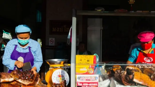 Di Trang, babi dijual per kilo dan sering dimakan saat sarapan.