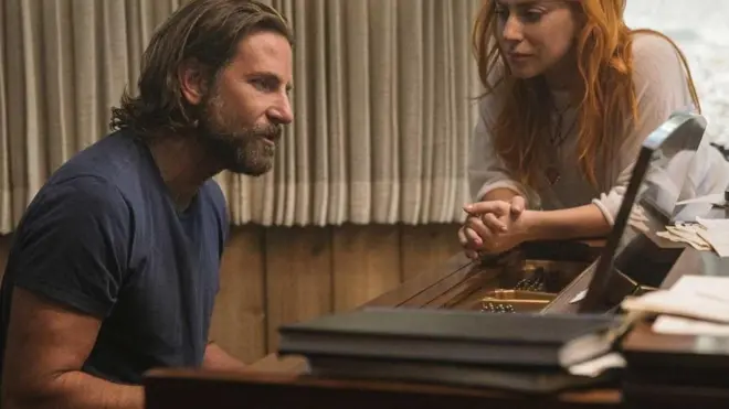 A Star Is Born disutradarai dan diproduseri oleh aktor Bradley Cooper.