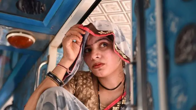 ایک ہفتے تک جاری رہنے والے تشدد کے بعد مہاجروں کے خاندان فرار ہونے پر مجبور ہو گئے