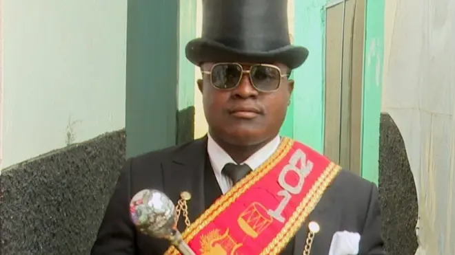 One of di pallbearers