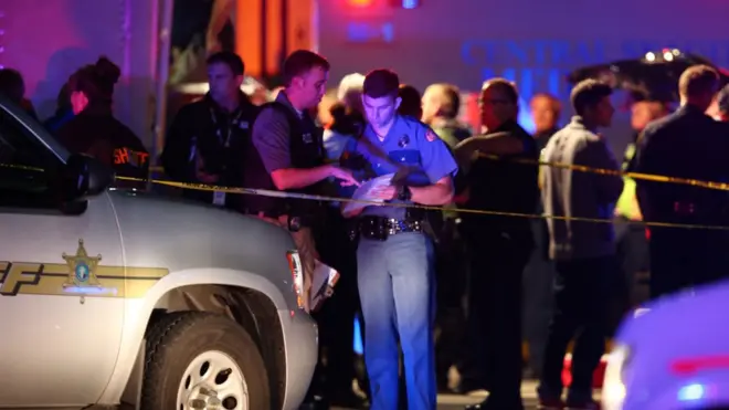 На месте происшествия в Берлингтоне работает полиция