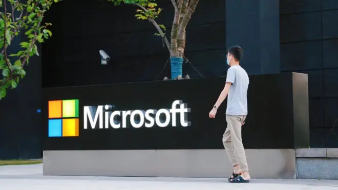 Microsoft роздасть працівникам по 1 500 доларів. За роботу в часи пандемії