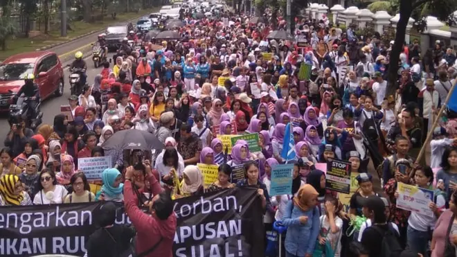 Pawai akbar anti kekerasan terhadap perempuan
