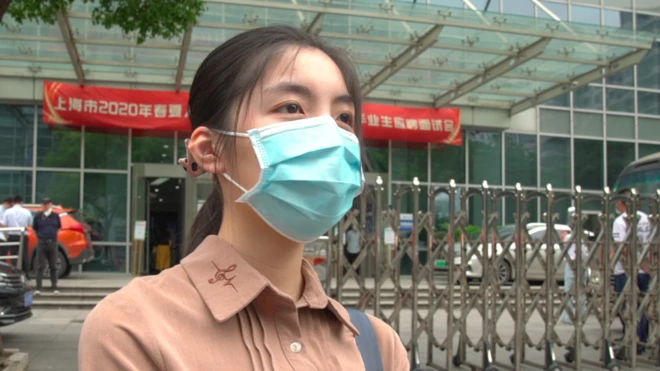 张女士表示，她预计就业情况很难在一年内好转。