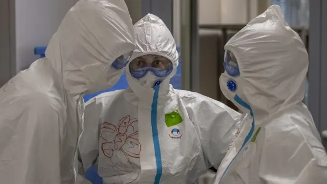 Медики в больнице Спасокукоцкого в Москве