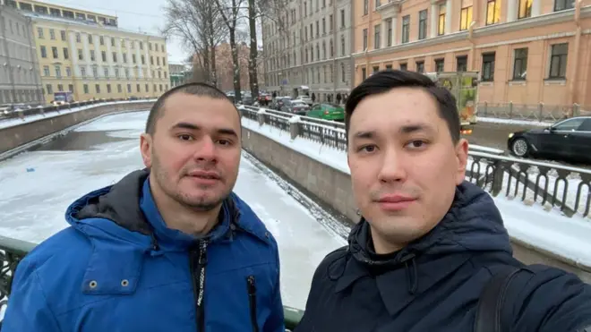 Кирилл Березин (слева) с адвокатом Никифором Ивановым