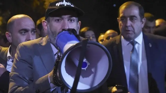 Нікол Пашинян заявив, що готовий піти у відставку