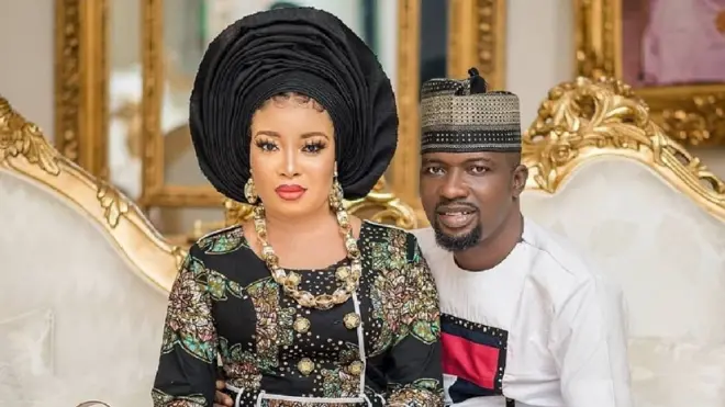 Lizzy Anjorin ati ọkọ rẹ