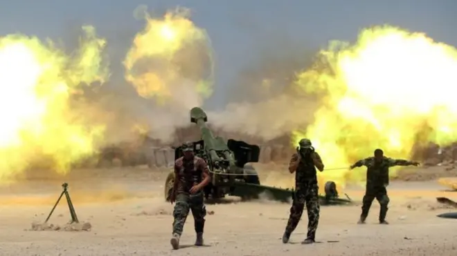 ඉරාක ආරක්ෂක හමුදා විසින් නිකුත් කර ඇති ප්‍රකාශනයකින් පැවසෙන්නේ උදෑසන 5.00 හේ සිට ඉතා දරුණු සටන් පවතින බවයි.