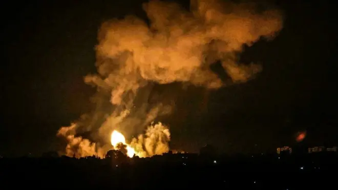 اسرائیل وایي، له بمبار مخکې یې د سیمې خلکو ته خبرداری ورکړی و چې له سیمې ووځي