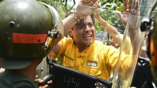 В Венесуэле не прекращаются массовые акции протеста оппозиции