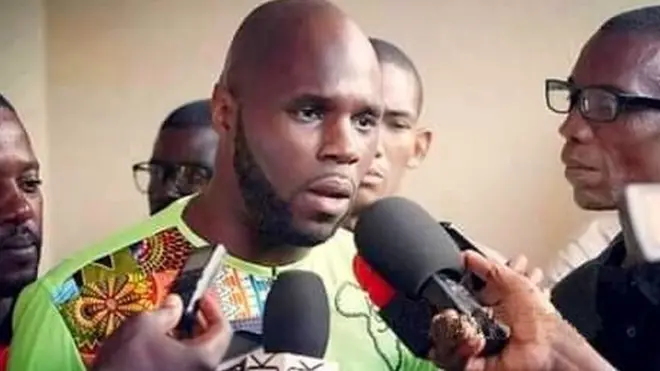 Cette arrestation fait suite à une plainte de la BCEAO qui lui reproche d'avoir brûlé un billet de 5000 FCFA en public.