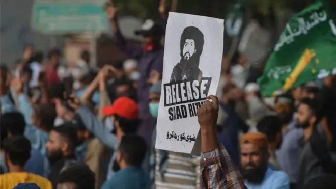 تحریک لبیک کا معاہدہ ابھی سر چڑھا نہیں کہ تحریک طالبان پاکستان سے سیز فائر، مذاکرات کے آغاز اور ایک اور معاہدے کی شنوائی ہے