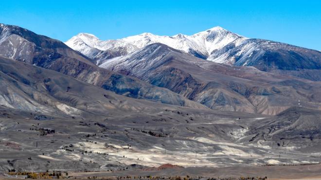 Горы в долине Кызыл-чина в Кош-Агачском районе