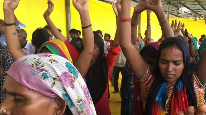 जौनपुर के एक चर्च में प्रार्थना सभा