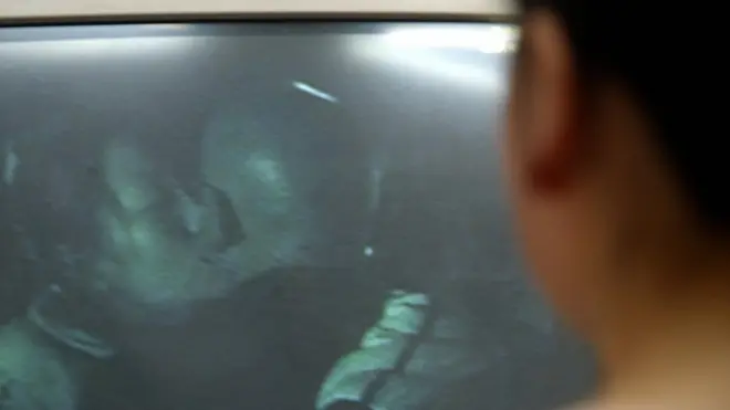 Sebuah video yang memperlihatkan perselingkuhan suami dengam simpanannya di Chengdu, provinsi Sichuan, Cina.