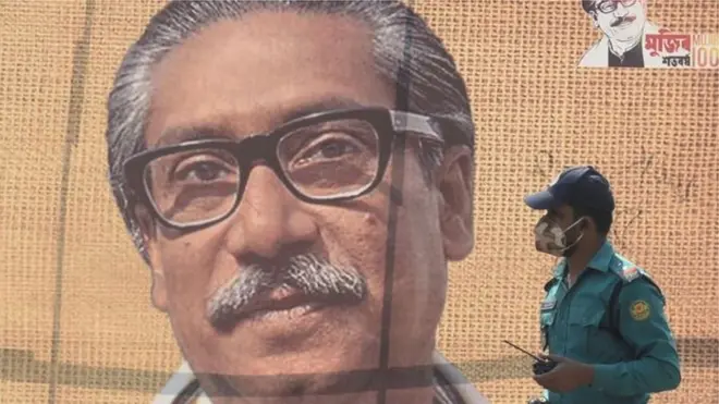 Mu murwa mukuru Dhaka hari ibyapa byo kwibuka Sheikh Mujibur Rahman wabaye Perezida wa mbere wa Bangladesh