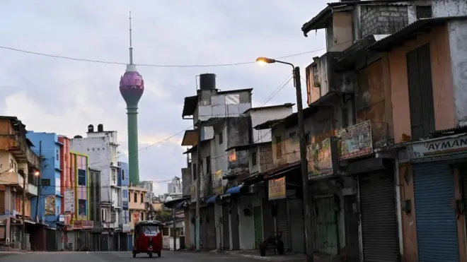 බස්නාහිර පවුල් 11,914ක් නිරෝධායනයට