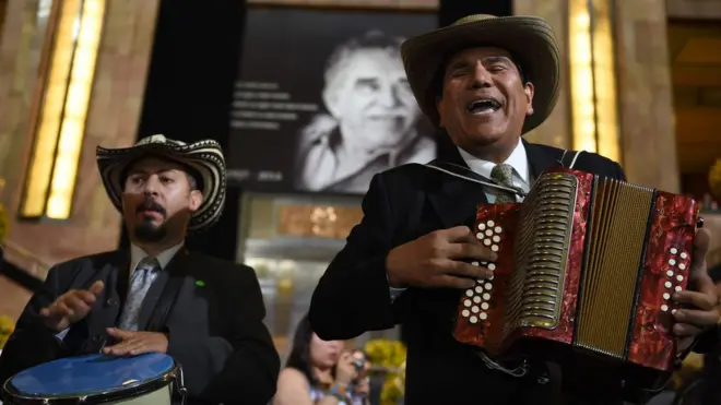 El 21 de abril de 2014, a punta de vallenato se le rindió un homenaje a Gabriel García Márquez en el Palacio de Bellas Artes de Ciudad de México.