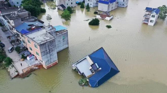 中國水利部周三（7月15日）表示，長江中下游以及洞庭湖、鄱陽湖水位開始緩退。