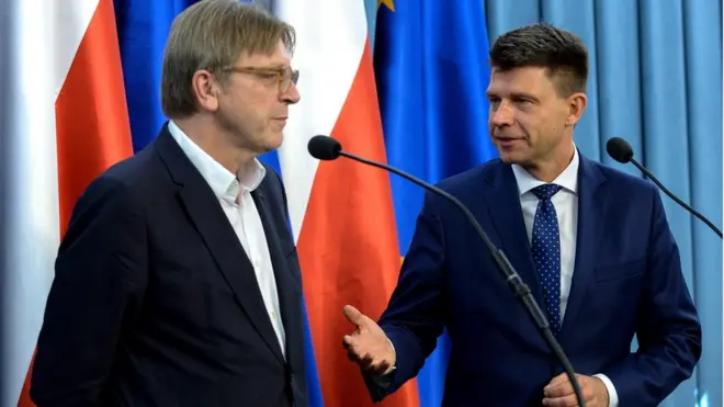 Лидер польской либеральной партии "Новочесна" Ричард Петру и лидер Альянса европейских либералов и демократов Ги Верхофстад после пресс-конференции о судьбе ЕС после "брексита"