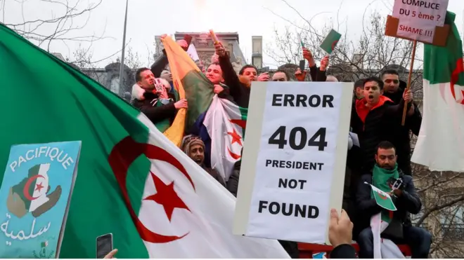 الطلاب الجزائريون عادوا للتظاهر الأحد ضد ترشح بوتفليقة