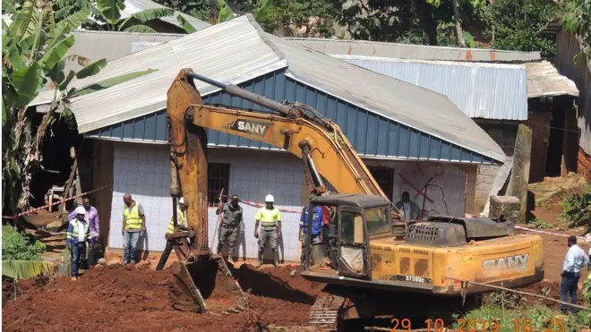 Bafoussam landslide: Authorities say deh komot 37 die bodi dem