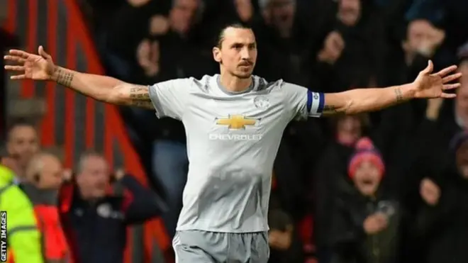 Ibrahimovic nwere ọkpụ goolu iri abụọ na itoolu n'ime egwurwegwu iri ise na atọ n'oge ya na Manchester United