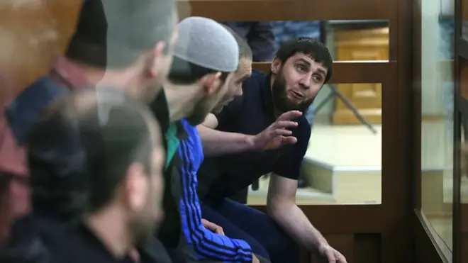 Заура Дадаева (справа) следствие называет главным исполнителем преступления