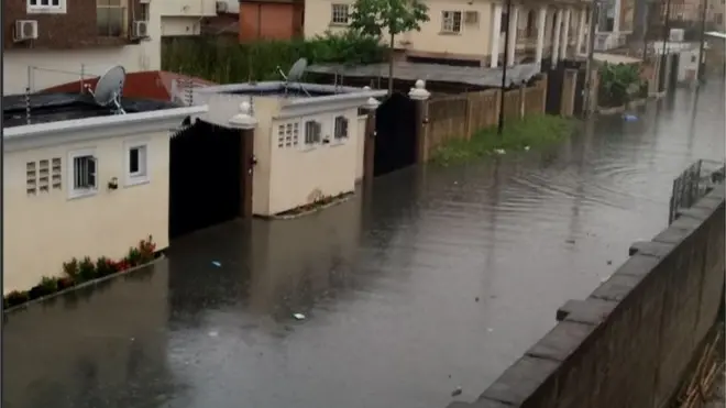 Street wey water cover