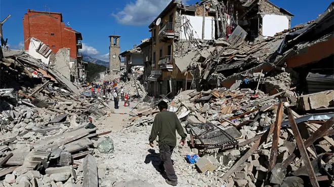 Pescara del Tronto foi uma das cidades atingidas pelo terremoto na região central da Itália