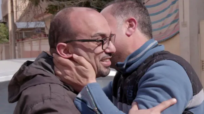 بشير الزيدي، صحفي بي بي سي، ولد و تربى في الموصل. يعود إلى المدينة بعد عشر سنوات من الغياب.