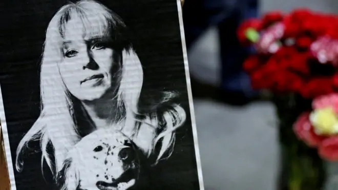 Черно-белая фотография Славиной